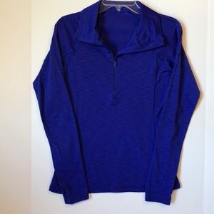 Under Armour 1/4 zip Top Size  Small